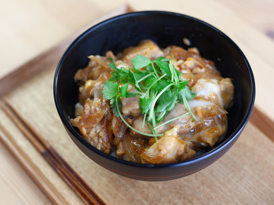 Apprenez à cuisiner un délicieux Oyakodon !