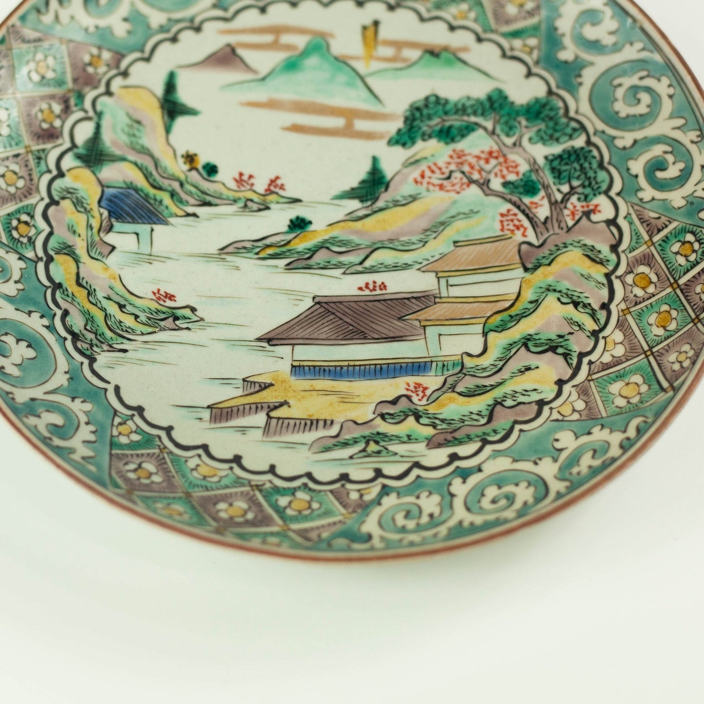 Assiette Kutaniyaki ère Meiji (1900, 17 cm)