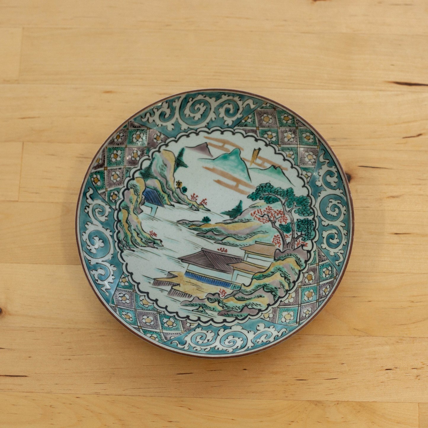 Assiette Kutaniyaki ère Meiji (1900, 17 cm)